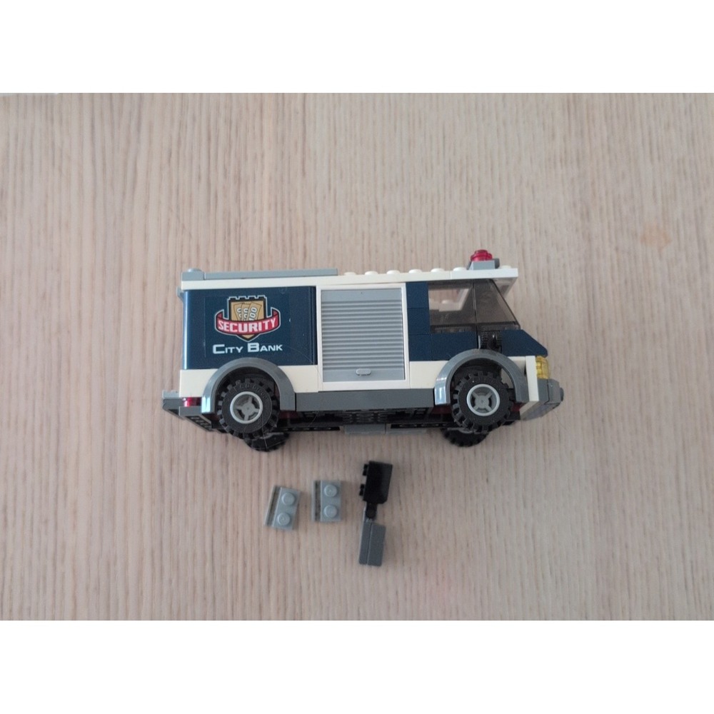 Lego 3661 - Bank and Money Transfer ( ONLY CAR FOR PARTS )